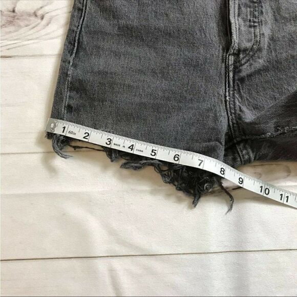 Levi's Hi Rise Black Wedgie Cut Off Shorts - Picture 11 of 11